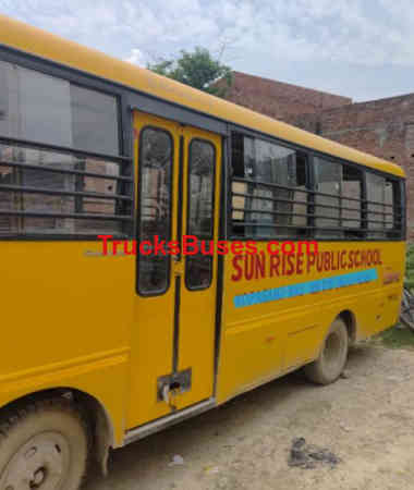 Mahindra Tourister Images